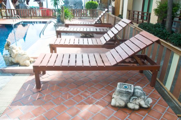 Chaise Lounge Refinishing in Antioch